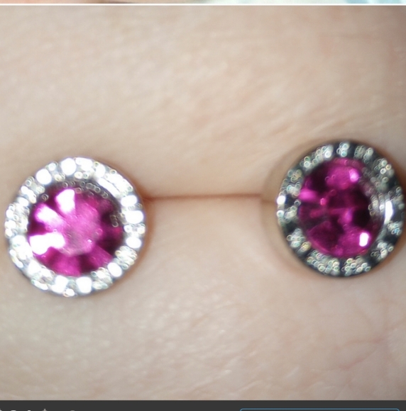 NEW! Pretty Pink Stud Earrings - HYPOALLERGENIC! - Picture 4 of 8